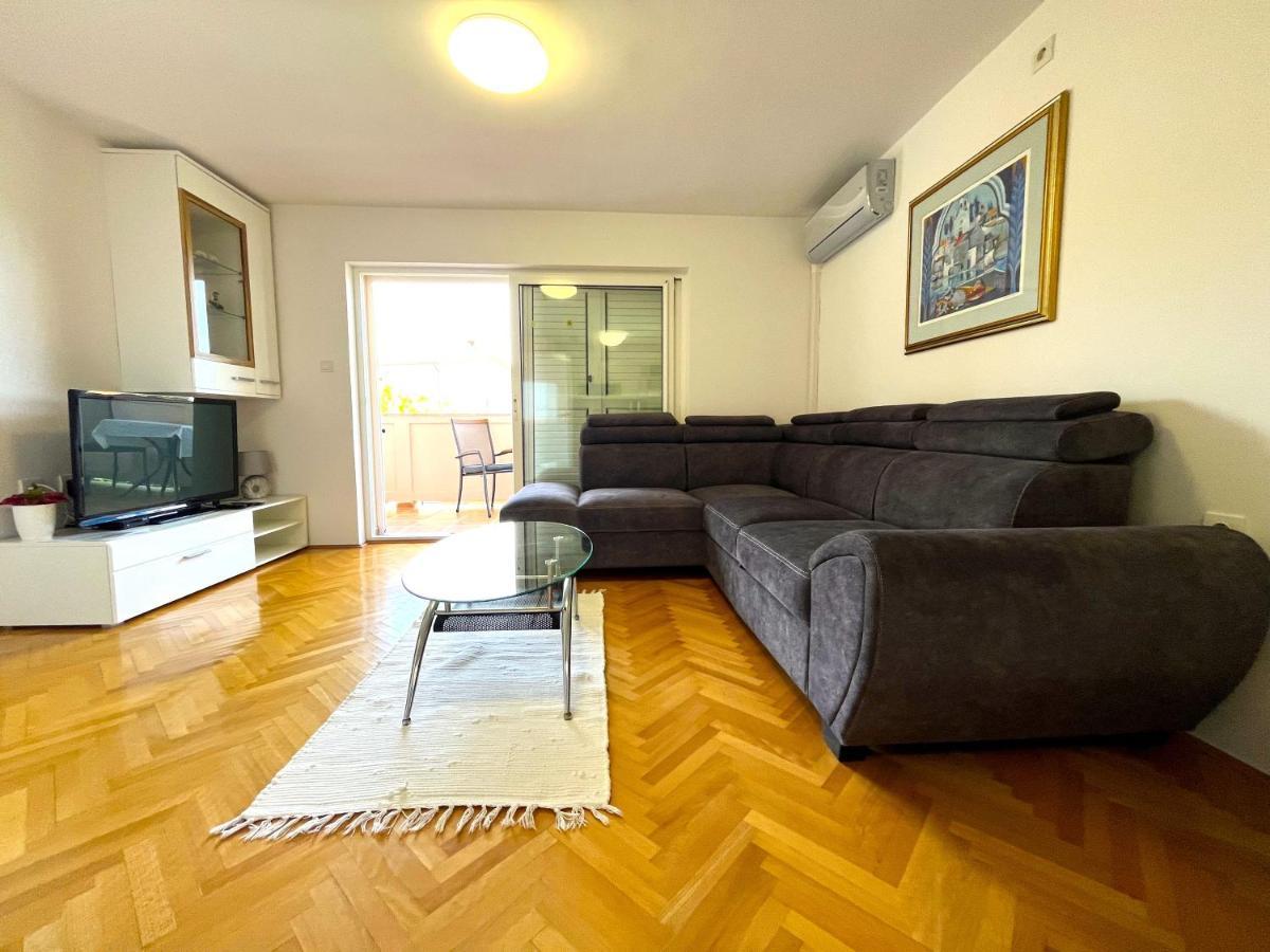 Apartment And Rooms Milak Раб Екстер'єр фото