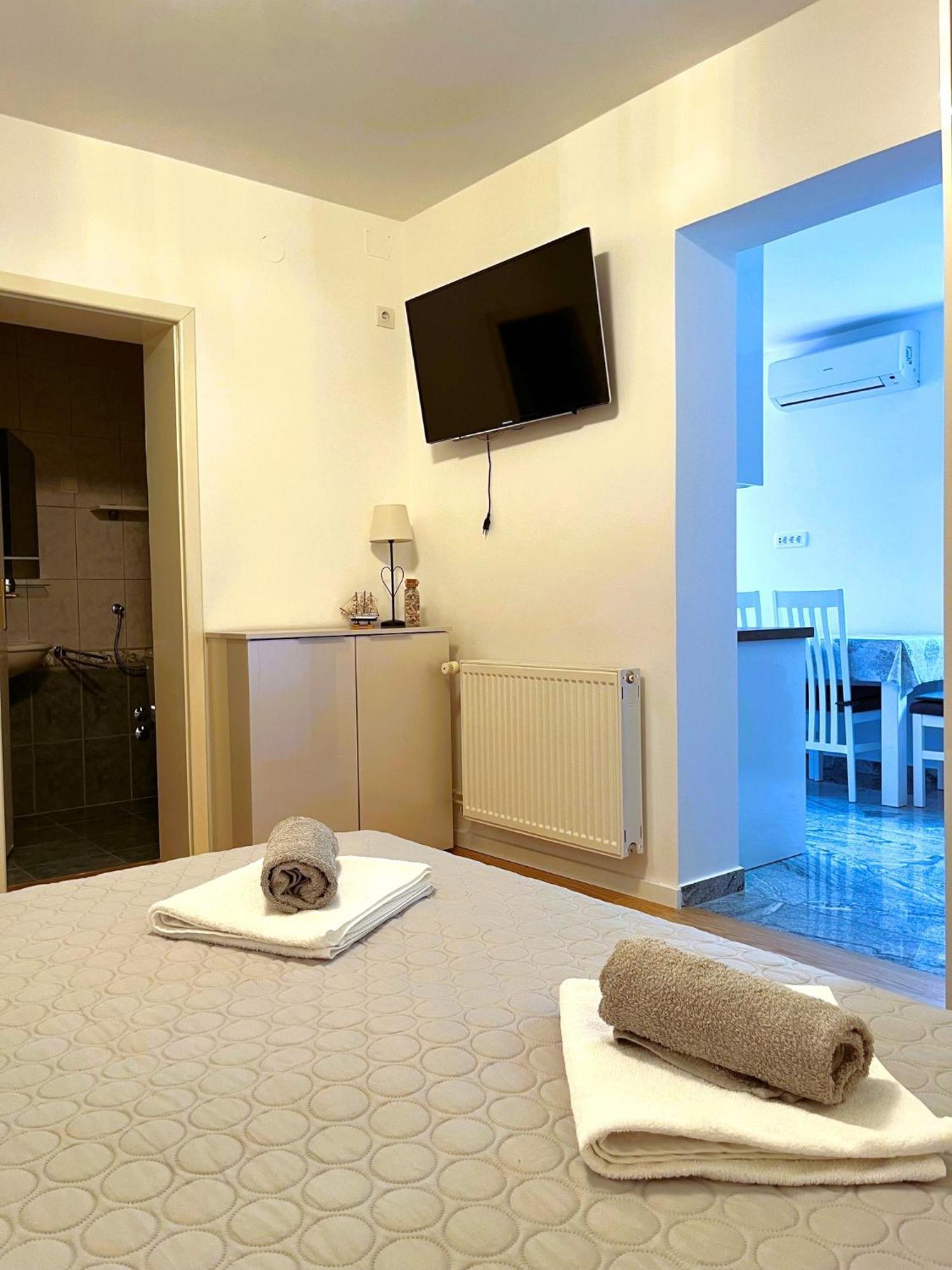 Apartment And Rooms Milak Раб Екстер'єр фото