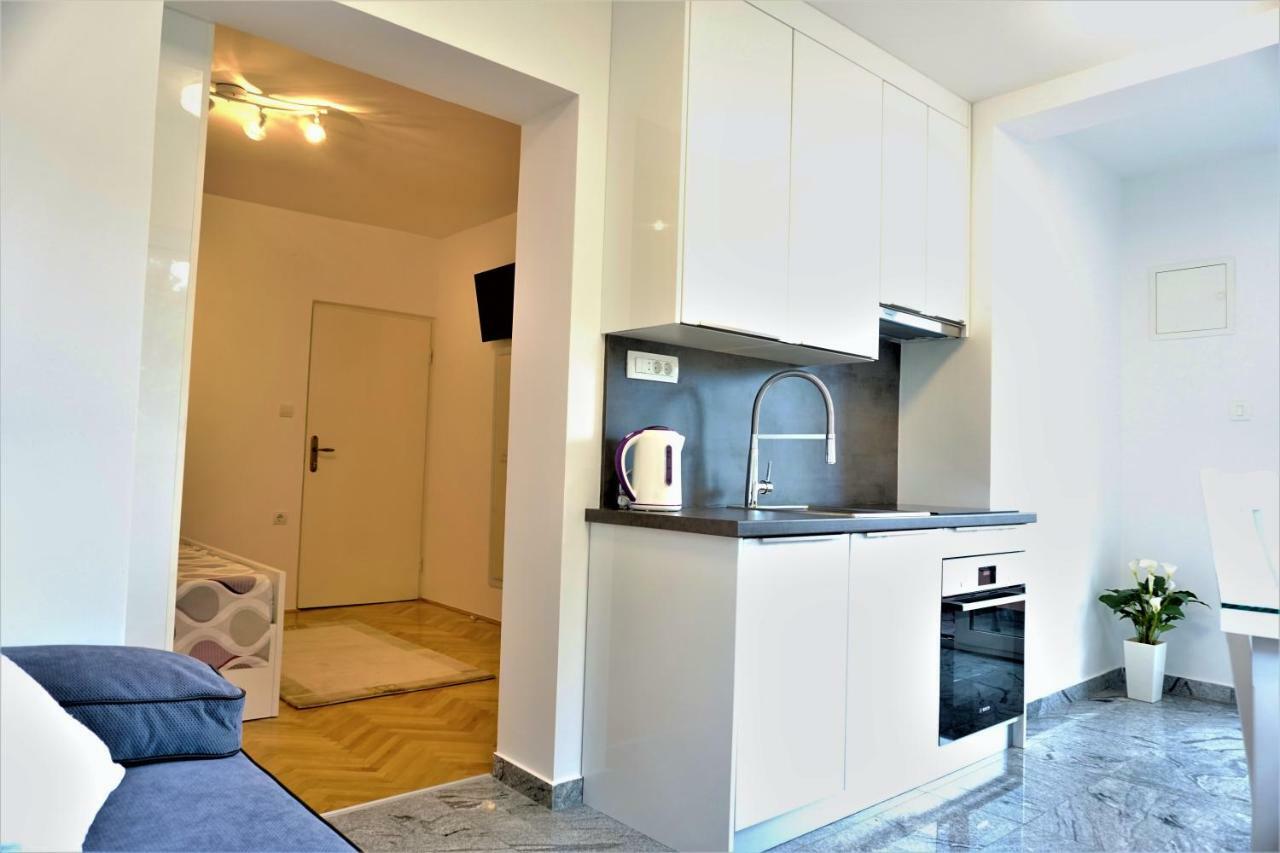 Apartment And Rooms Milak Раб Екстер'єр фото
